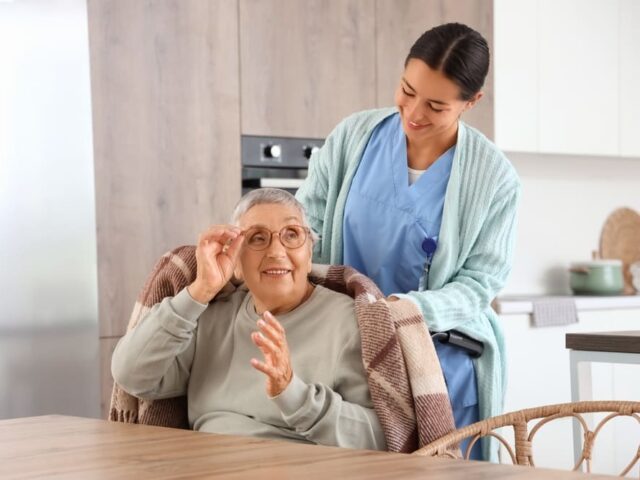 Choosing the Right Home Health Aide for Your Aging Loved One